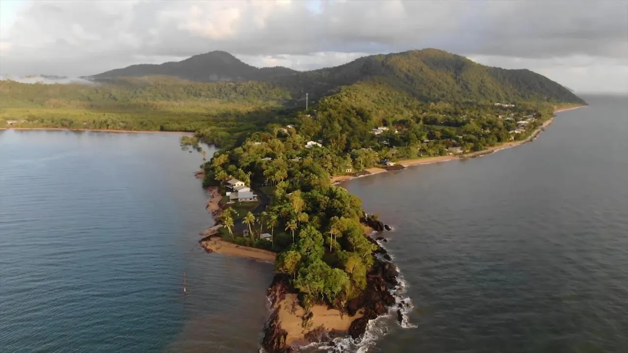 Flying Fish Point Tourist Park Hotel Innisfail Holiday park