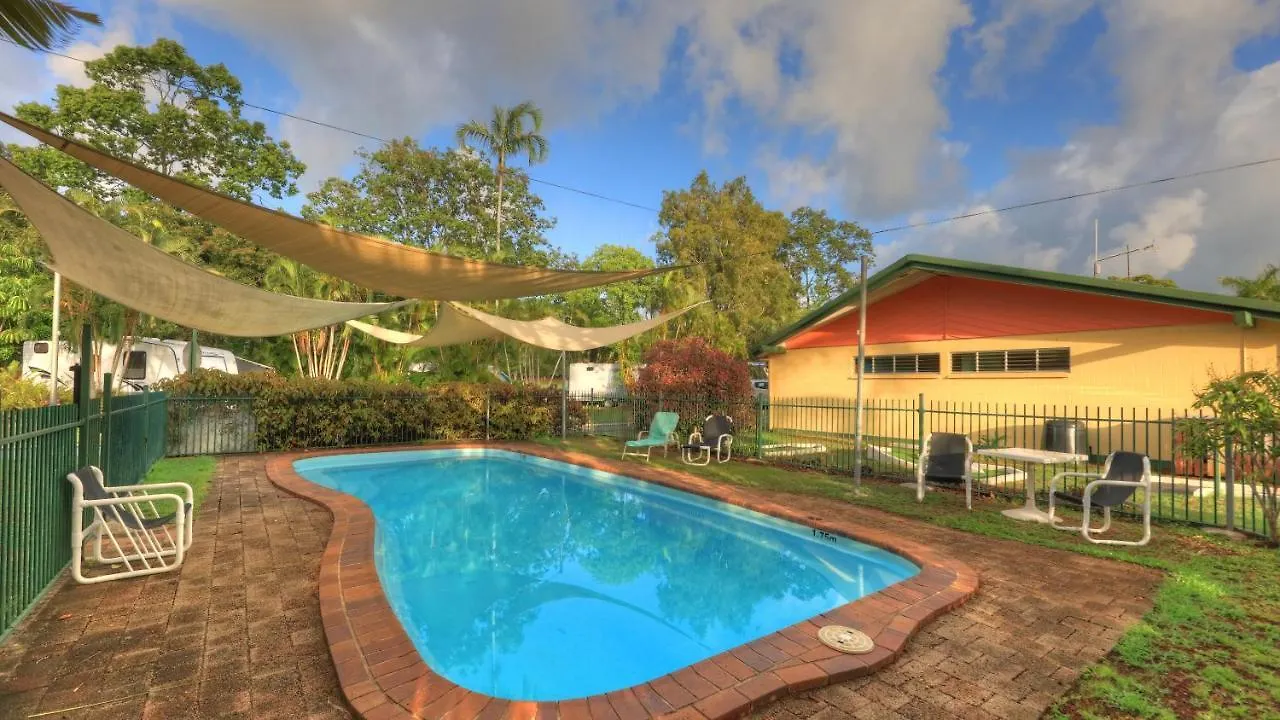 ** Holiday park Flying Fish Point Tourist Park Hotel Innisfail Australia