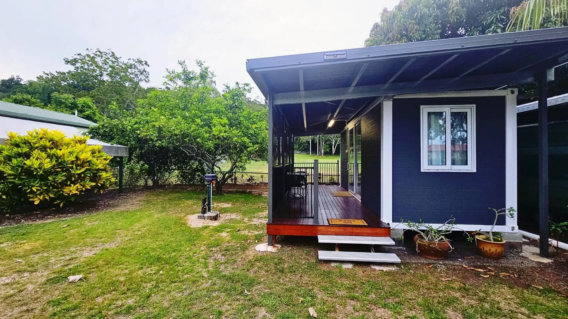 Flying Fish Point Tourist Park 호텔 이니스페일 오스트레일리아