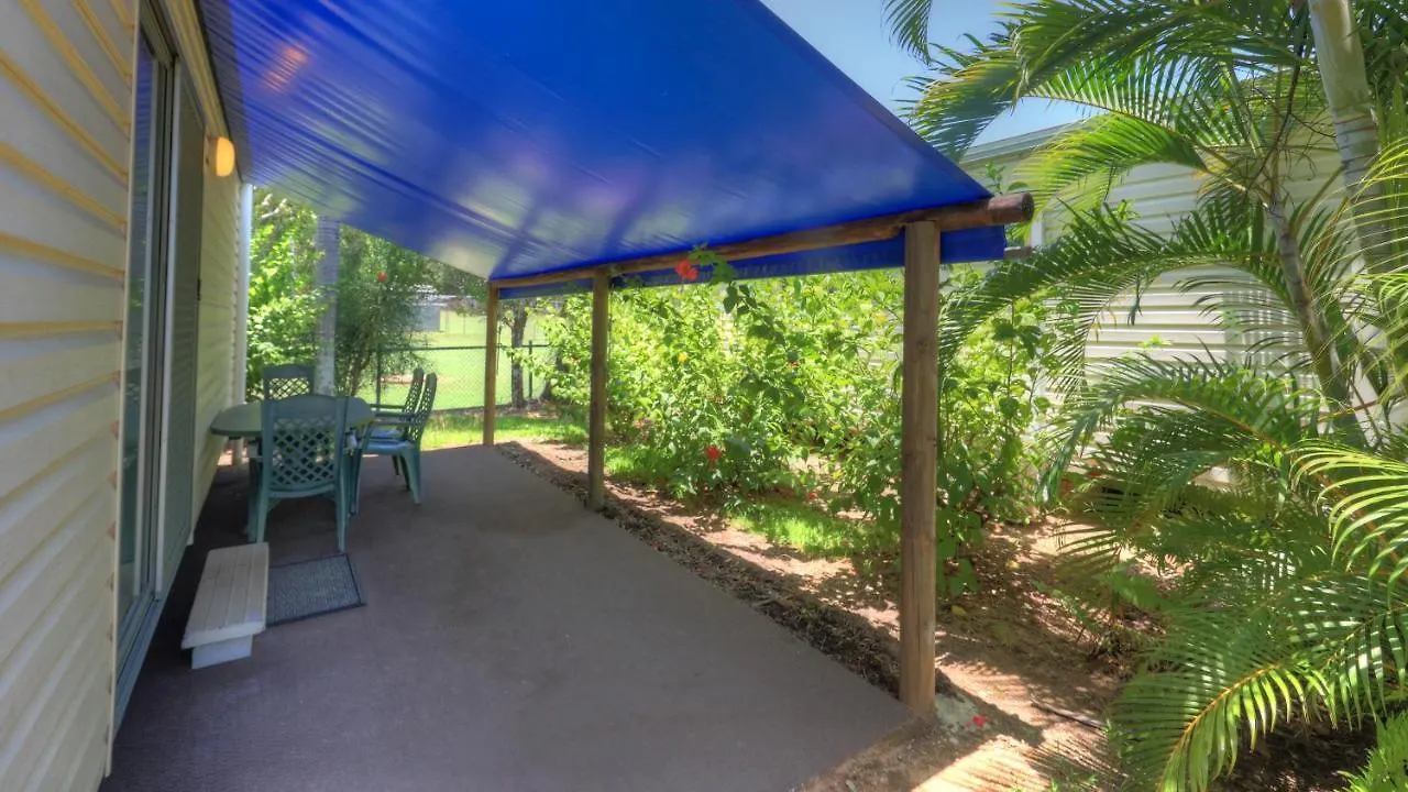 Hotel Flying Fish Point Tourist Park Innisfail 2*,