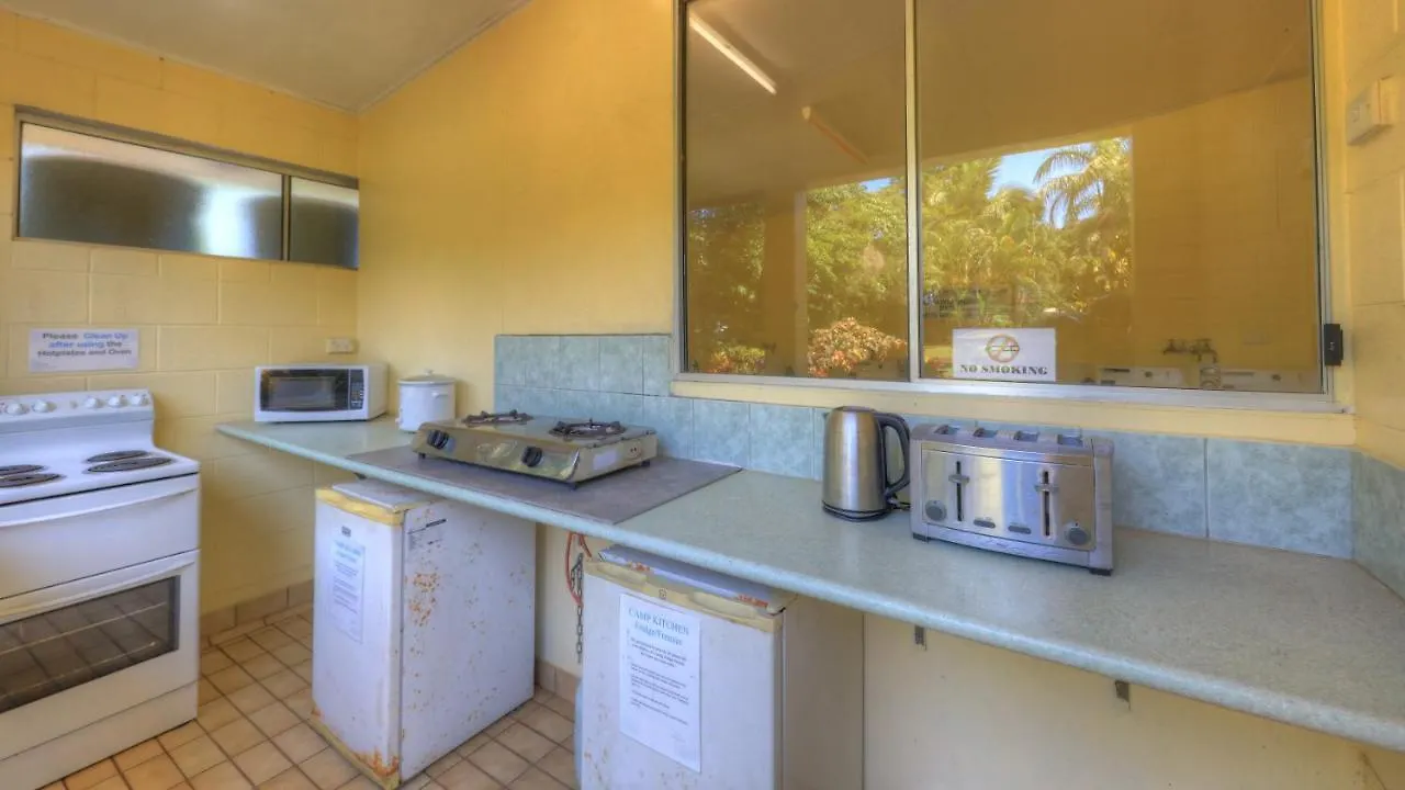 ** Holiday park Flying Fish Point Tourist Park Hotel Innisfail Australia