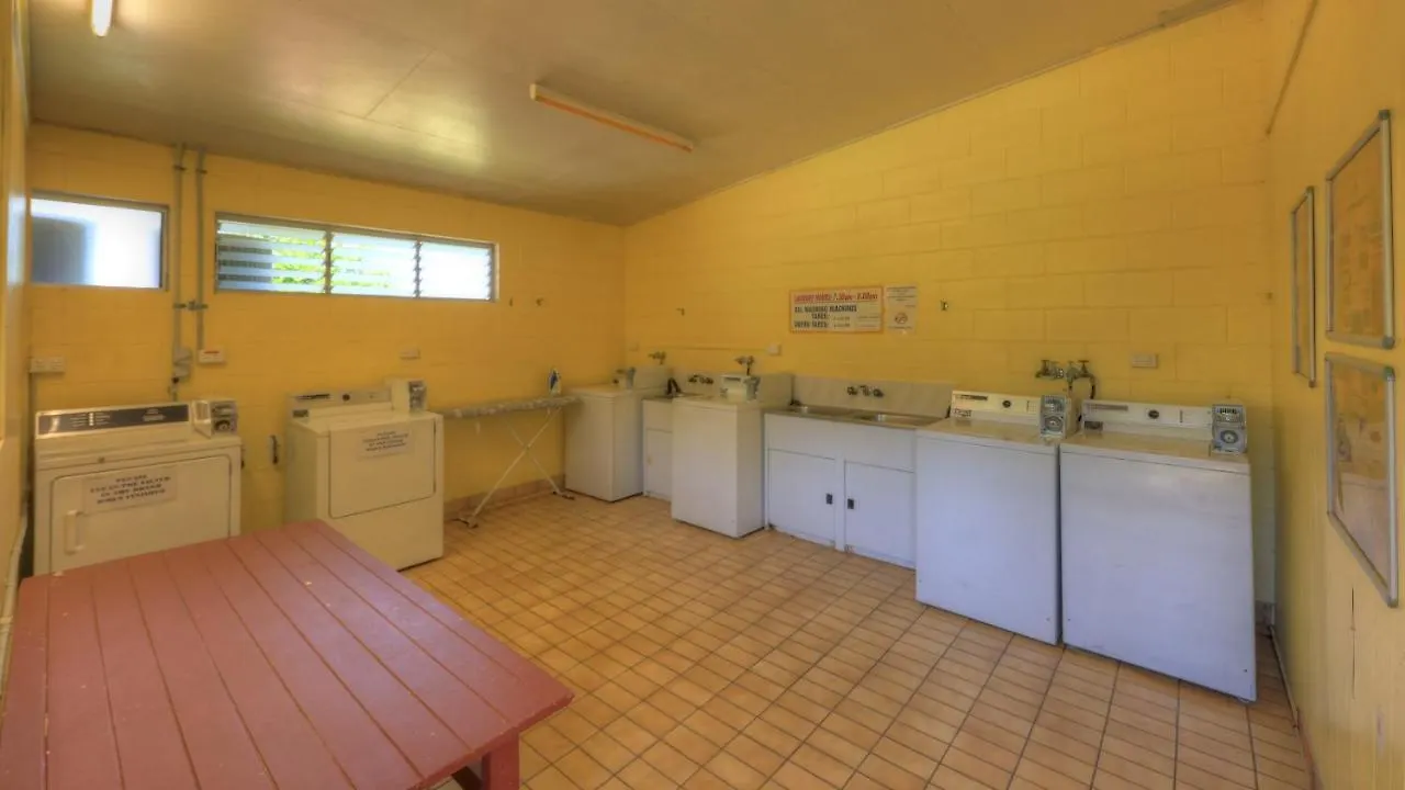 Flying Fish Point Tourist Park Hotel Innisfail 2*,
